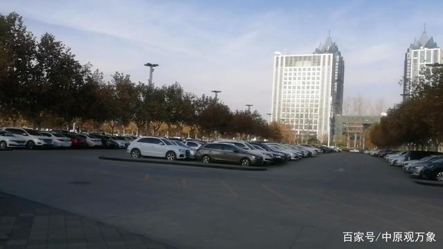 郑州国际会展中心停车方便吗