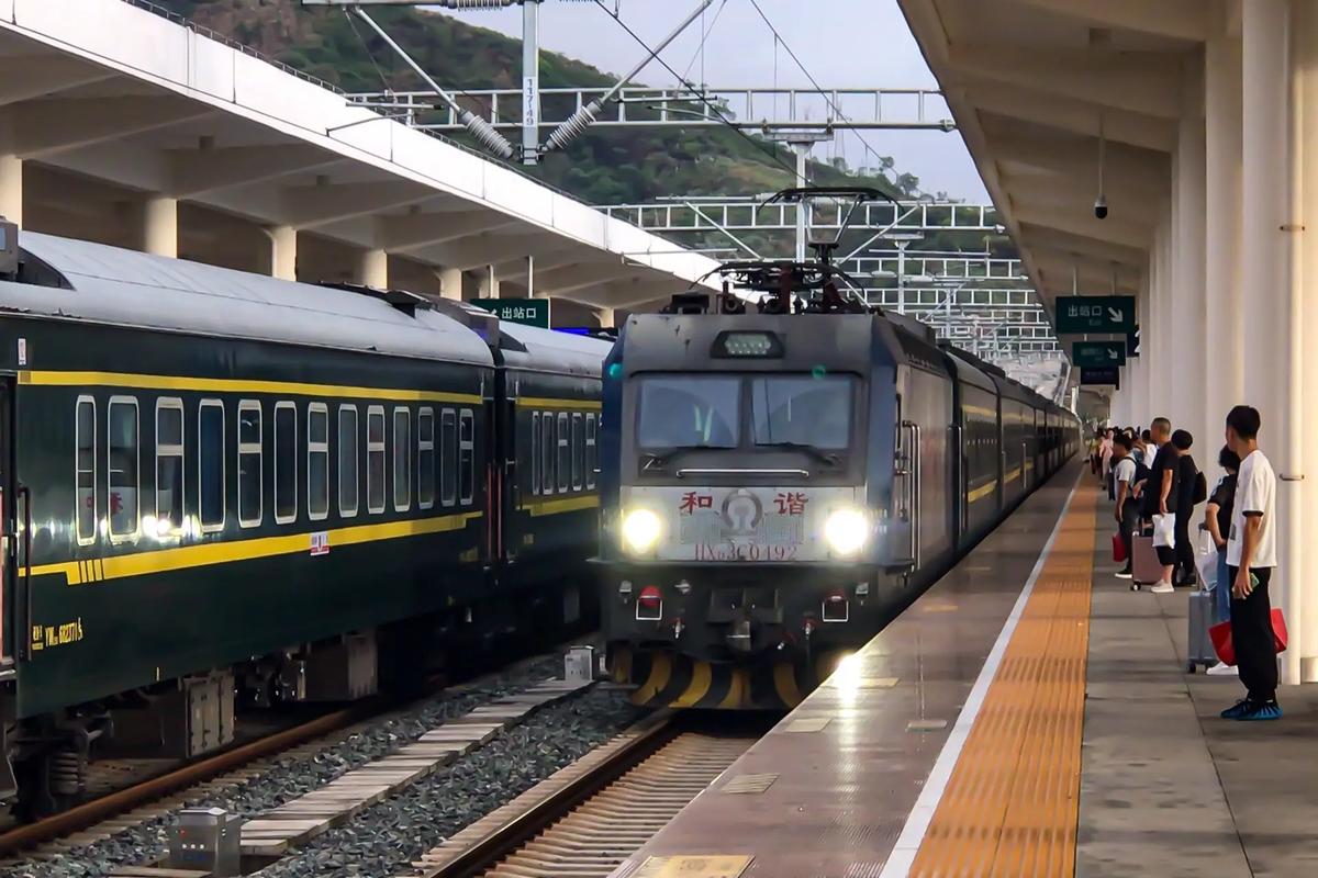 k16次列车到郑州哪个站
