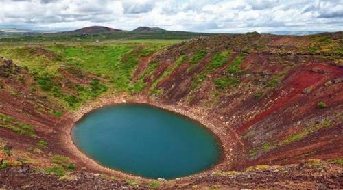 由火山爆发形成的湖泊有哪些