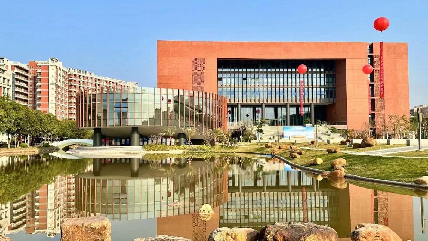 武汉职业技术学院图书馆几点开门