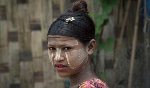 缅甸贫民窟少女真实生活