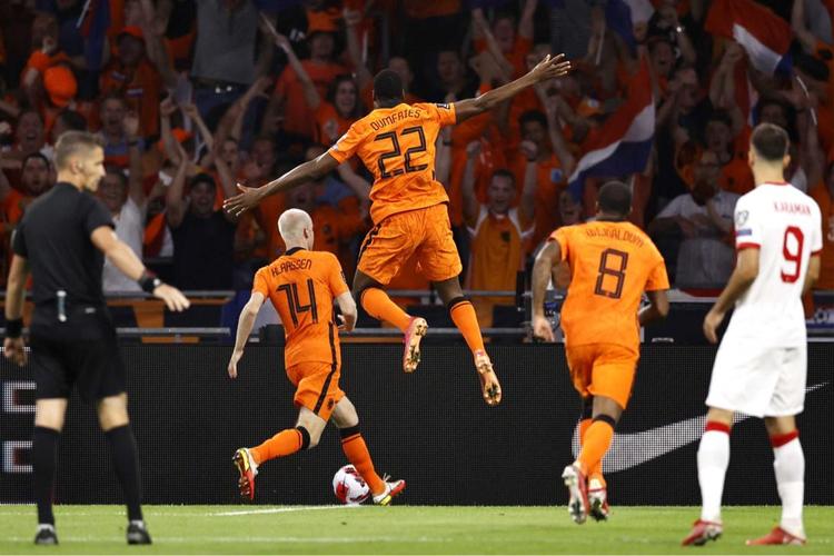 世界杯荷兰vs厄瓜多尔几点结束