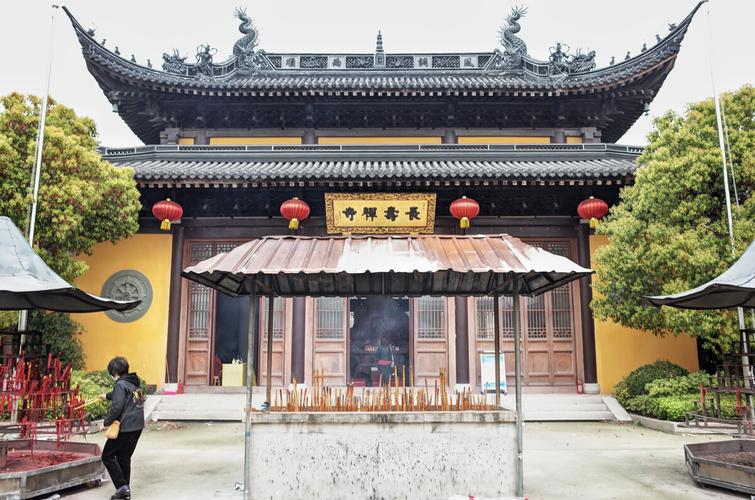 上海长寿寺要钱吗