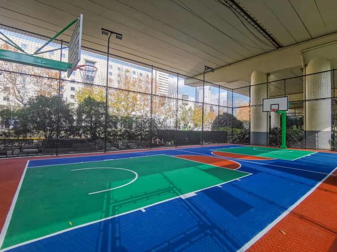 上海中山公园附近有什么篮球场 或者长宁区