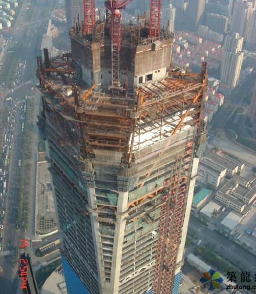 上海金融中心怎么修建的