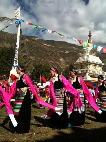 藏族锅庄舞的特点