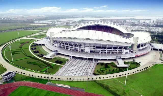 武汉体育中心体育馆在武汉哪个地区