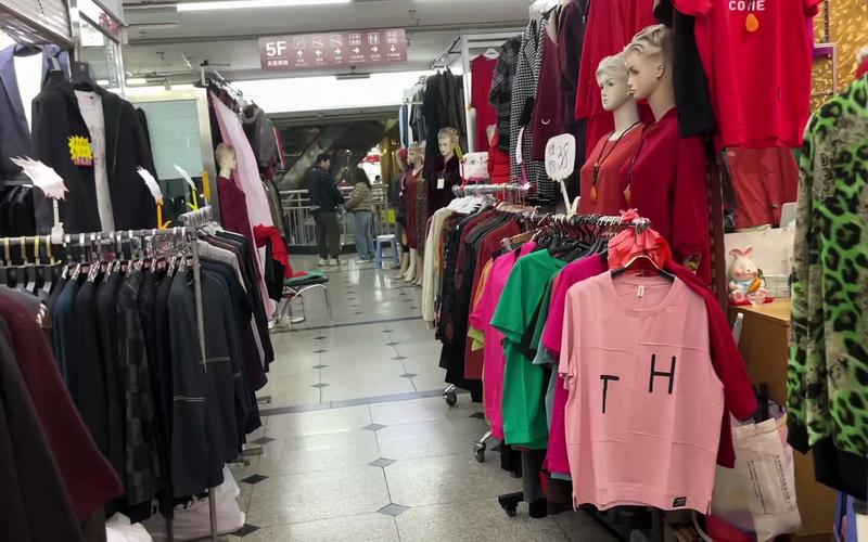 天津有什么地方适合逛街买衣服