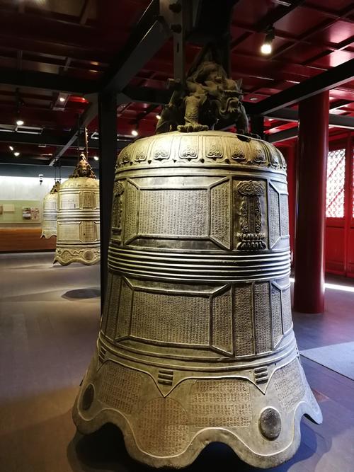 上海文庙内的一个大钟叫什么名字