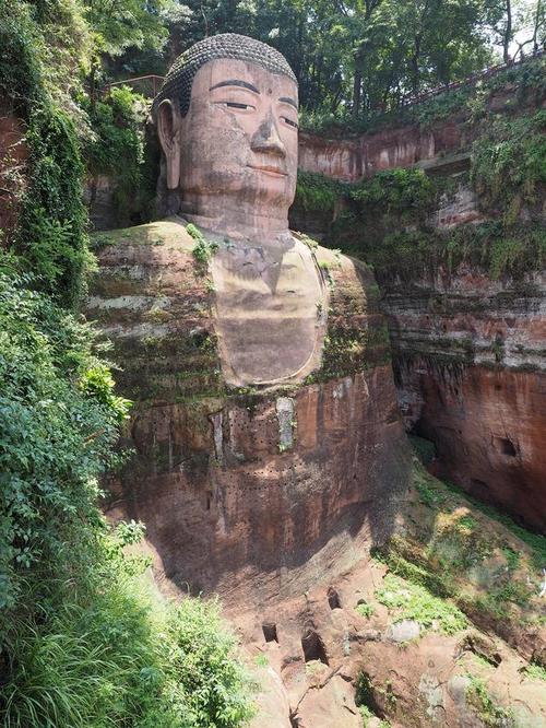 乐山大佛是最大石刻佛像