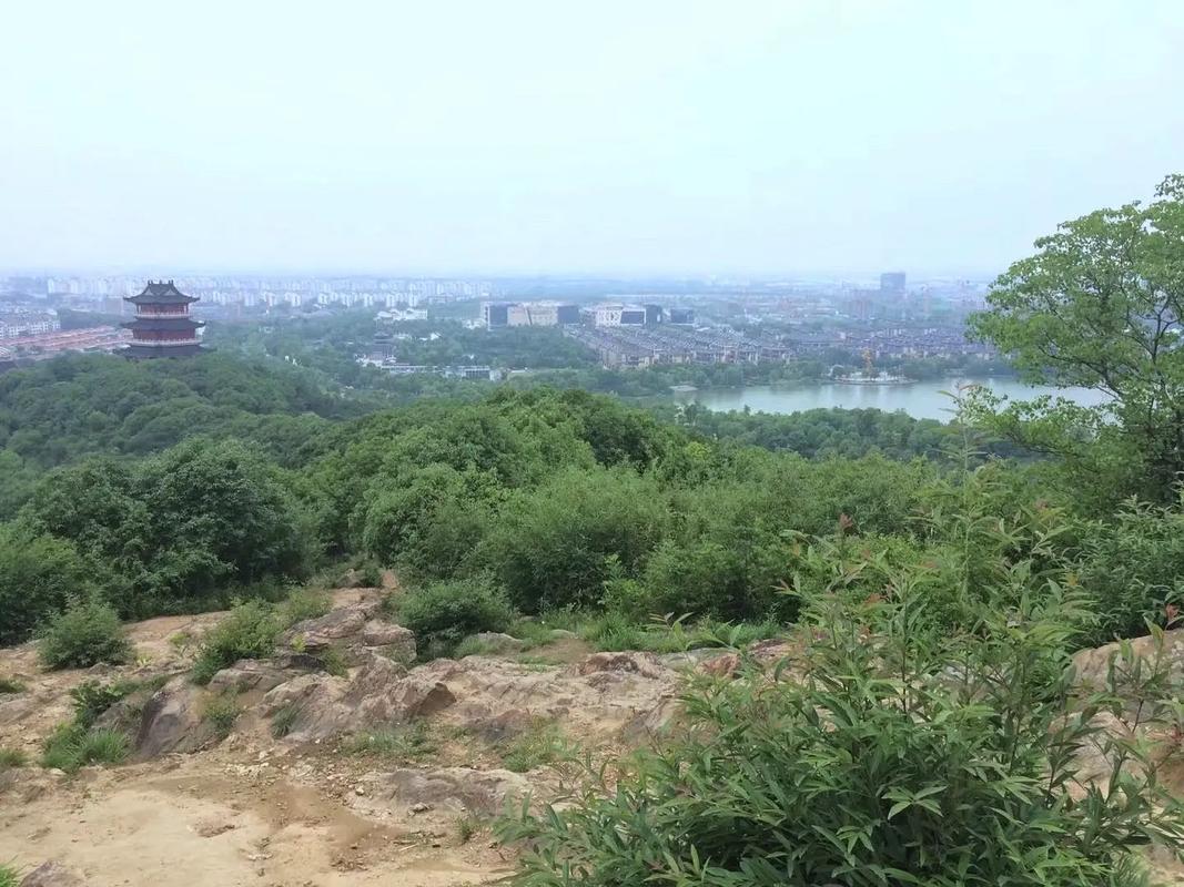 张家港凤凰山风景区有几个景点