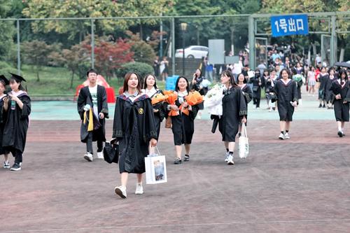 四川师范大学成龙校区有多少学生