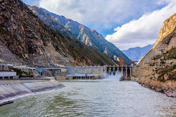 雅鲁藏布江有哪些水电站