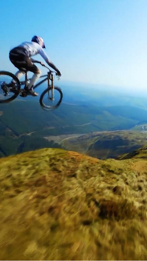 腾讯视频超震撼山地自行车极限运动背景音乐