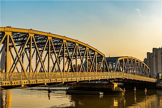 上海外滩附近有名的大桥